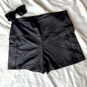 CVG NEVER WORN 2.5” black leopard shorts